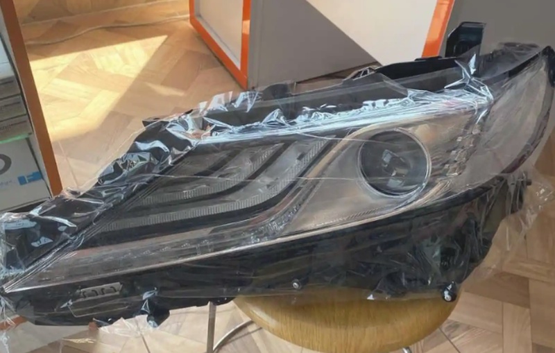 Фара от Toyota Camry V70